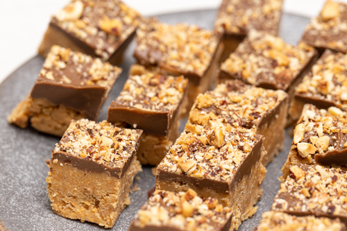 Plazma kocke sa kikiriki puterom i čokoladom